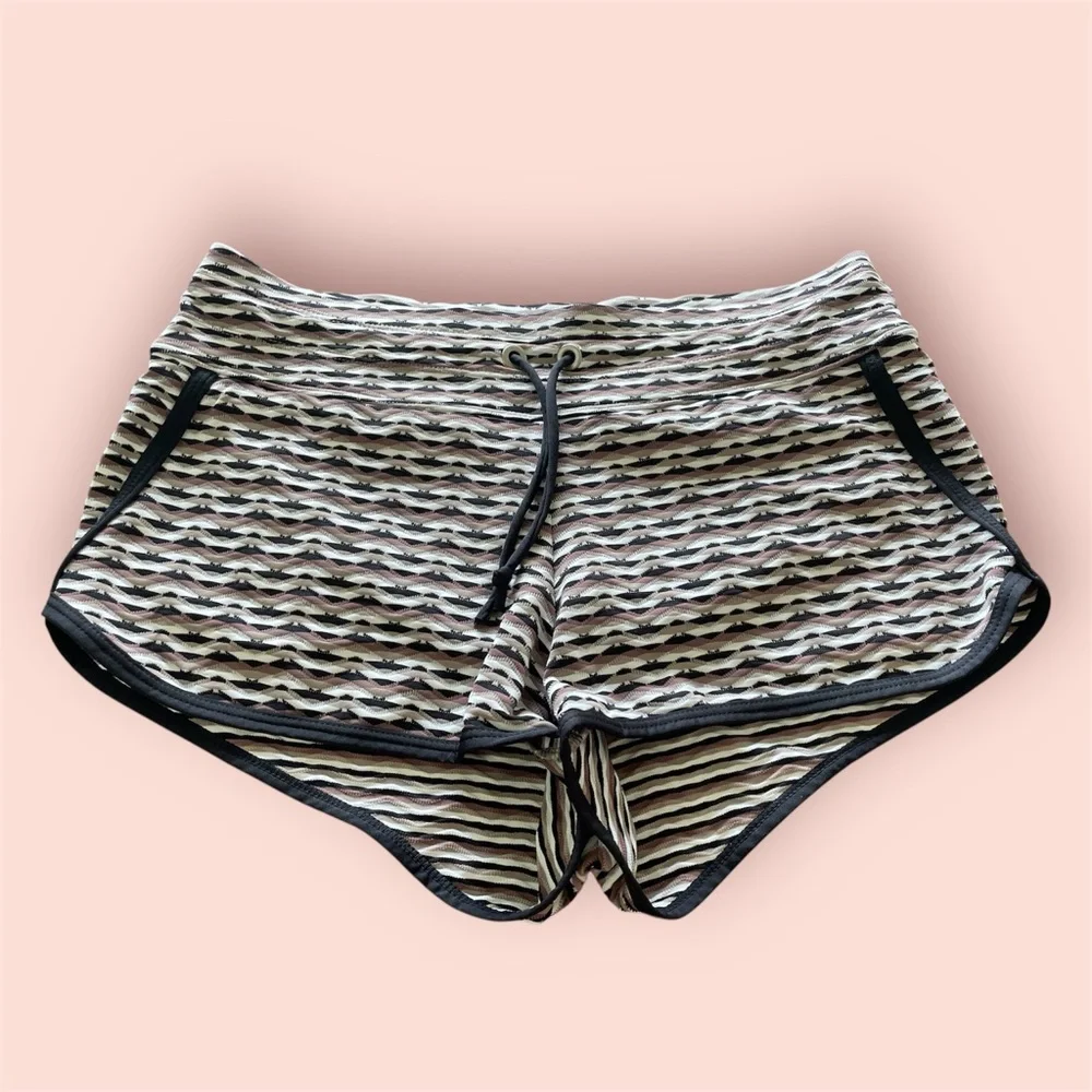 Athleta Waveline Kata Swim Short in Foxtail Taupe size XS - Picture 3 of 5